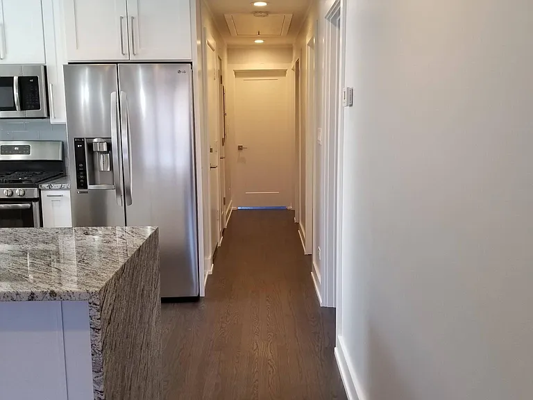 6726 N Artesian Ave #2 — Photo 13