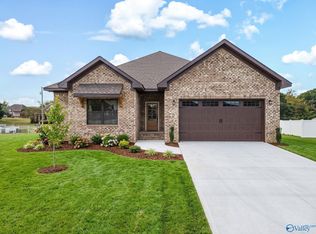 318 Krimson Cir, Albertville, AL 35951