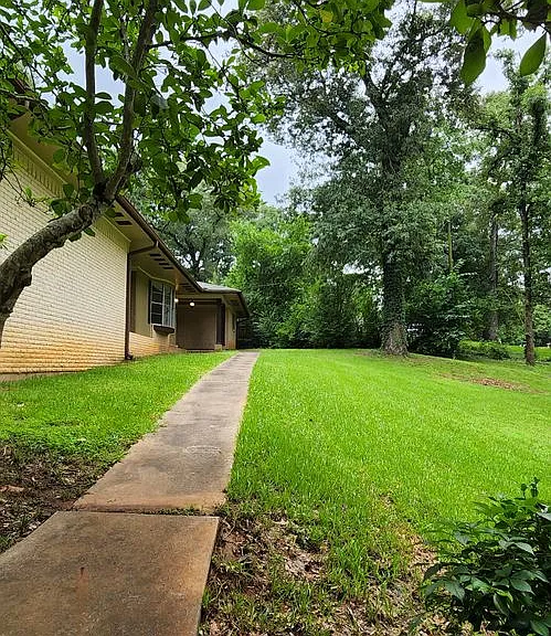 2601 Greenwood St — Photo 11