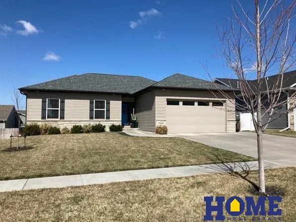 9420 Eagleton Ln, Lincoln, NE 68505