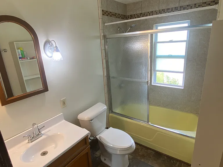 333 N Foster Ave — Photo 12