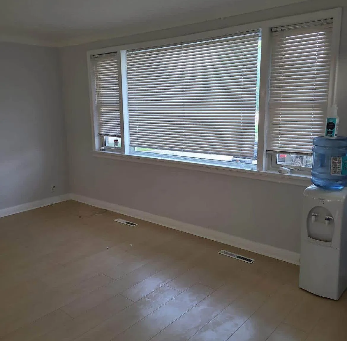 3 bed, $2,400 — Photo 2