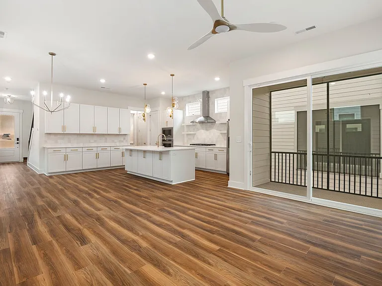 1006 Grant St — Photo 11