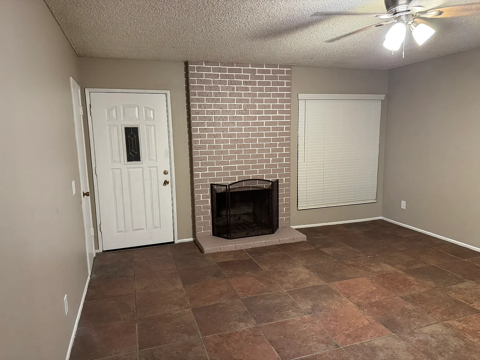3 bed, 1300 sqft, $2,650 — Photo 4