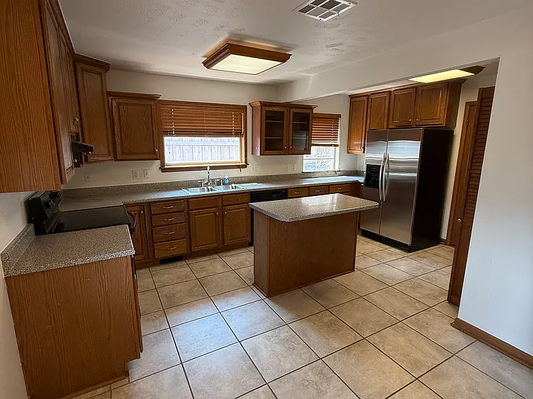 1512 Brighton Ave — Photo 5