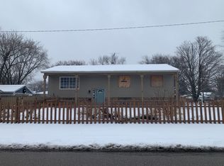403 Normandy Ln, Grayslake, IL