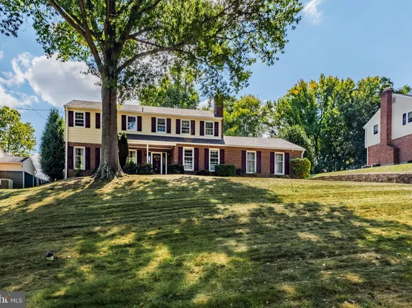 207 Laurel Ln, Broomall, PA 19008