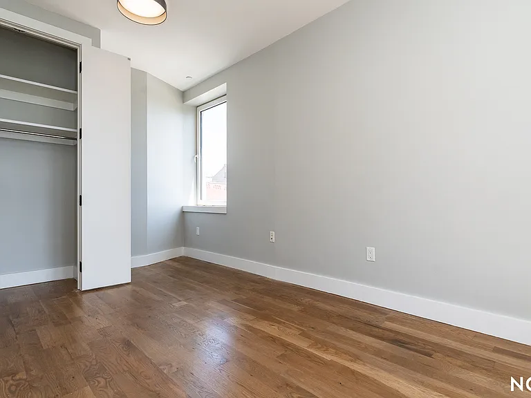 916 Bergen St #5N — Photo 4