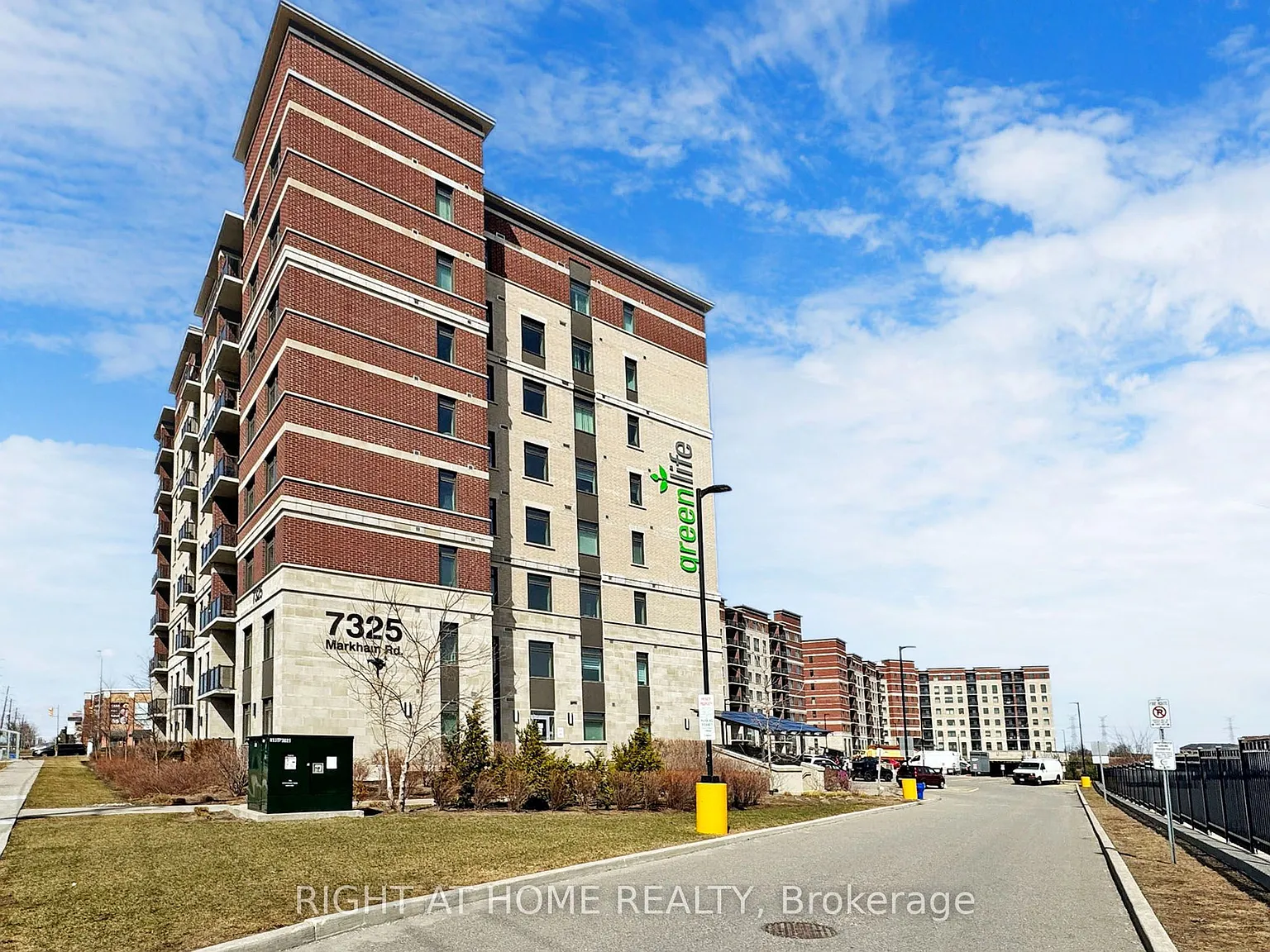 7325 Markham Rd — Photo 1