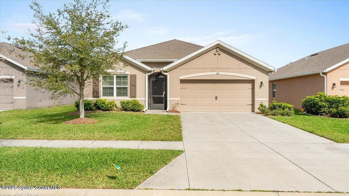 4 bed, 1828 sqft, $2,500 — Photo 1