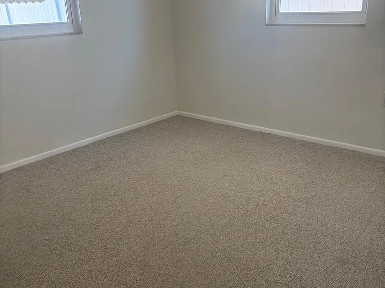 4853 Manor Dr — Photo 6