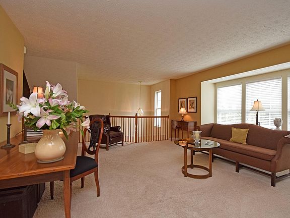 4th image of 7248 Mariemont Cres