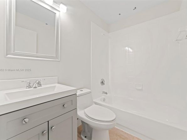7785 NW 22nd Ct APT 202, Hollywood, FL 33024