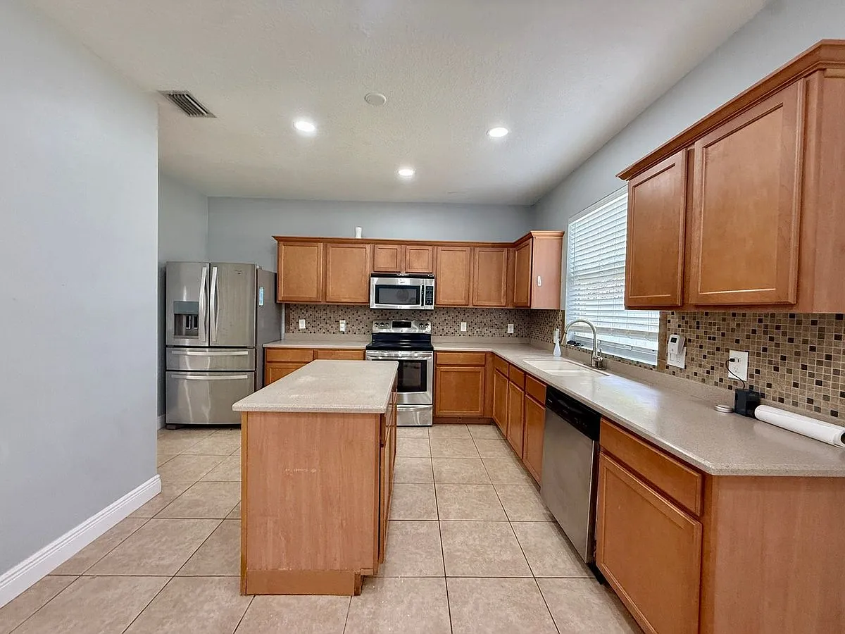 4205 Canby Dr — Photo 2