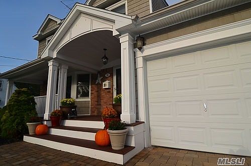 3rd image of 96 Ward St