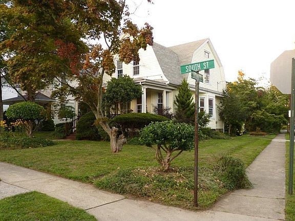 Corner Lot 55x177 in a serene coveted neighborhood 3 blocks from town center