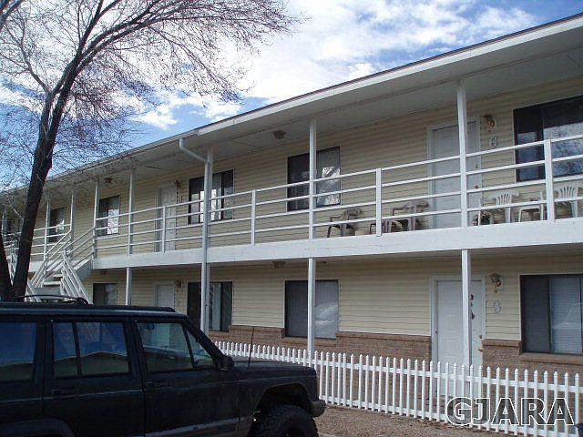 2nd image of 910 Iowa Ave
