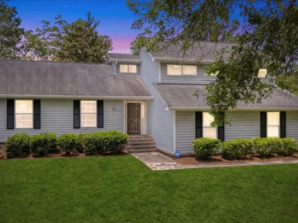 600 Dolphin Dr, Summerville, SC 29485