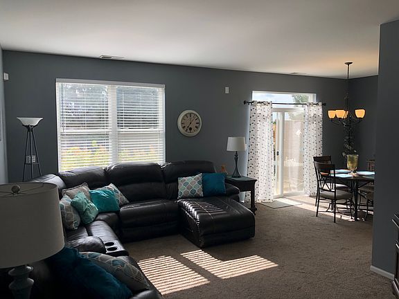 2nd image of 376 Chesapeake Ln #376