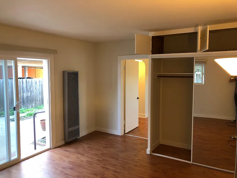 1220 Termino Ave — Photo 22