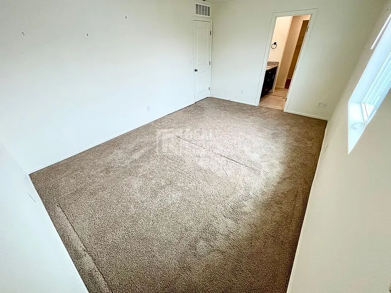 7104 Vermillion St — Photo 10