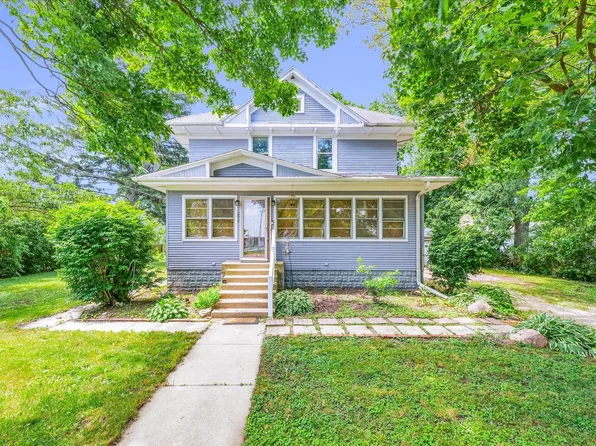 209 S Main St, Roberts, IL 60962