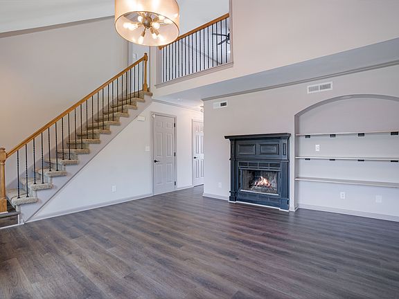 2nd image of 12 Magnolia Sq