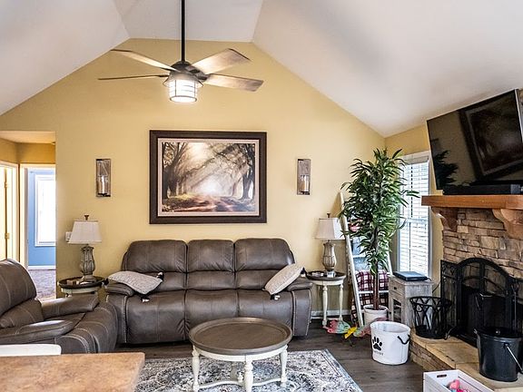 4th image of 141 Gold Creek Dr