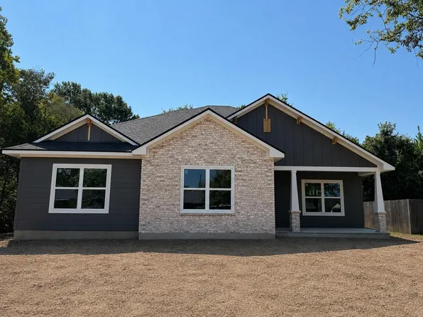 2121 Manning Way, Bryan, TX 77803