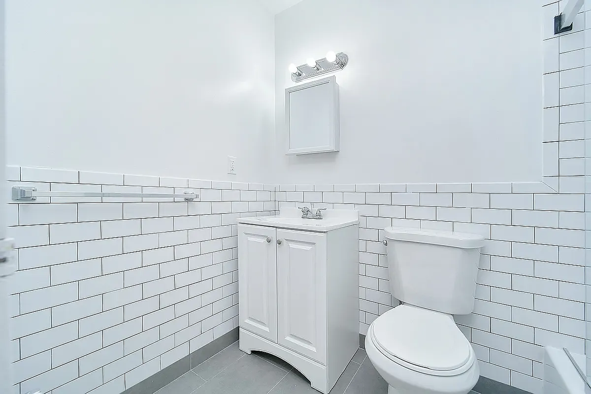 150 Manhattan Avenue — Photo 4
