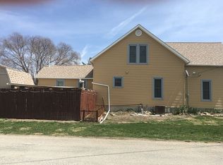 309 W Main St, Lockridge, IA 52635