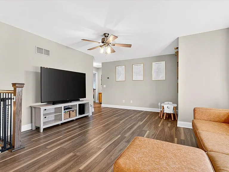 415 Filipp Ln — Photo 40