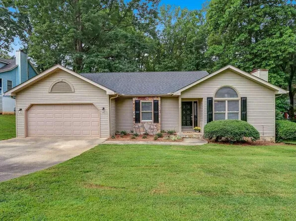 4616 Countryside Dr, Flowery Branch, GA 30542