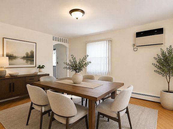 3rd image of 8 Victoria Ln Floor 1