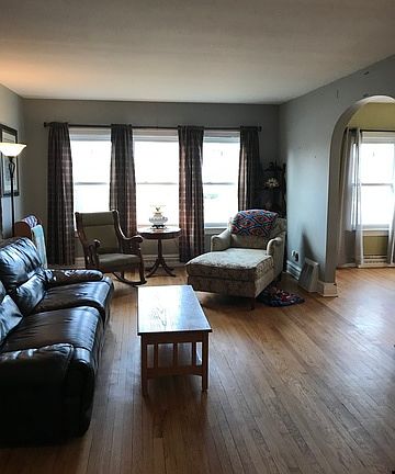 3rd image of 447 S Cottage Hill Ave