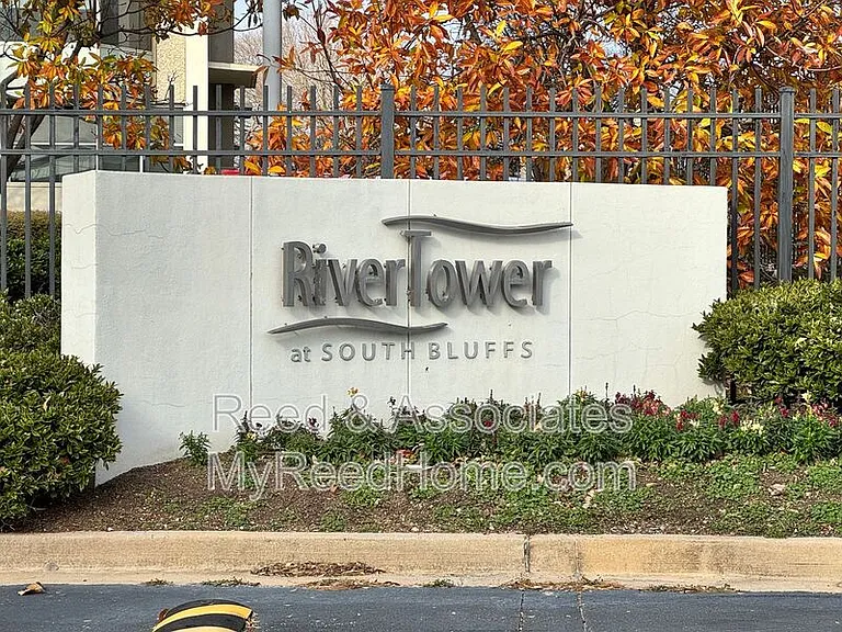 655 Riverside Dr #901A — Photo 3