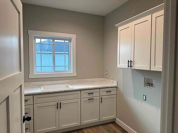 3rd image of 8202 Hugo Dr