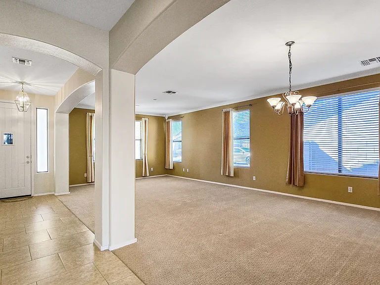 14226 W Wethersfield Rd — Photo 5