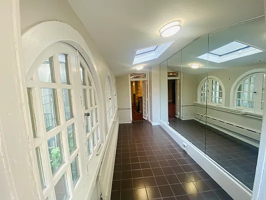 Rented by Aventana | media 102