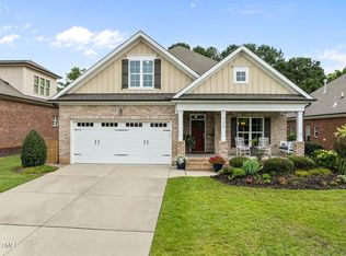 124 Moss Creek Pl, Fuquay Varina, NC 27526