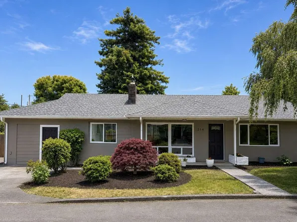 314 Del Norte Ln, Brookings, OR 97415