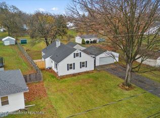 615 Clement Rd, Lansing, MI 48917