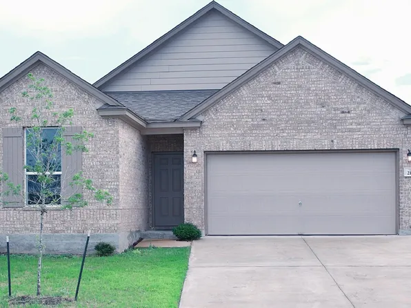 211 Pitkin Dr, Lockhart, TX 78644