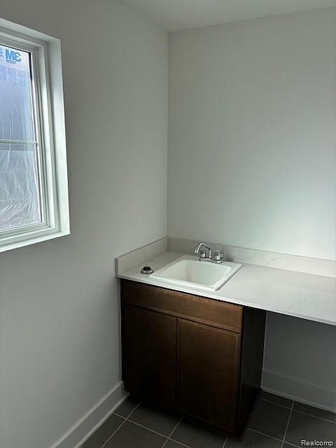 303 E Spring St, photo 11