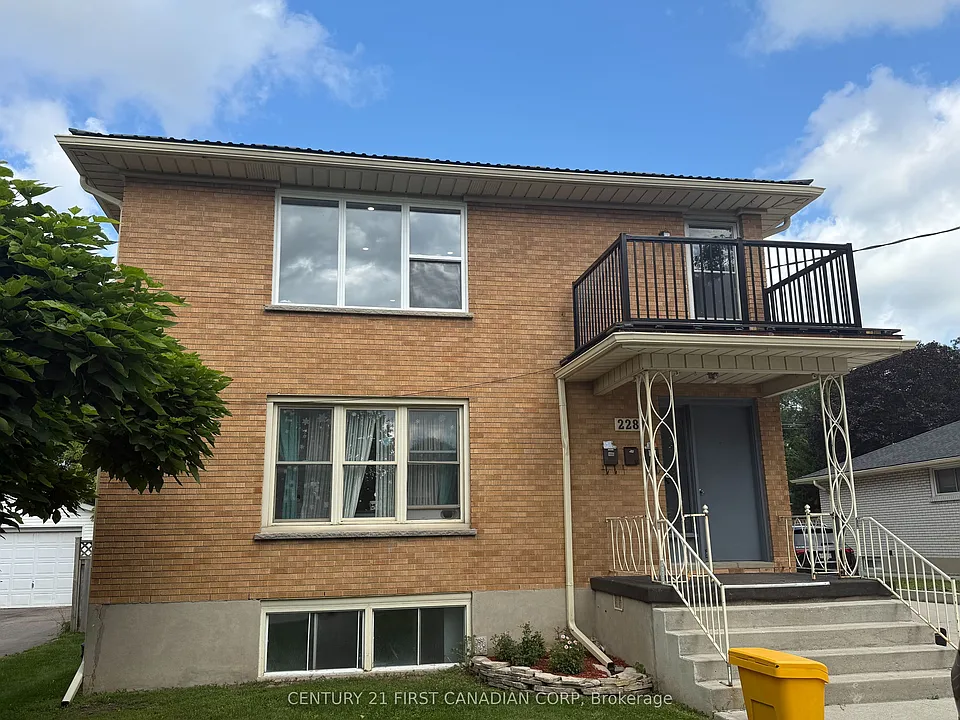 228 Burnside Dr #1