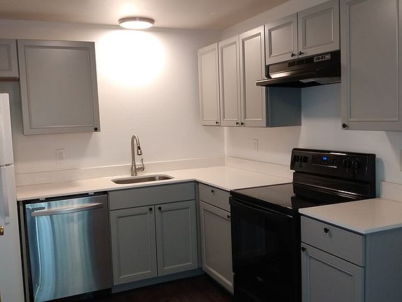 2nd image of 9822 158th St E APT 4
