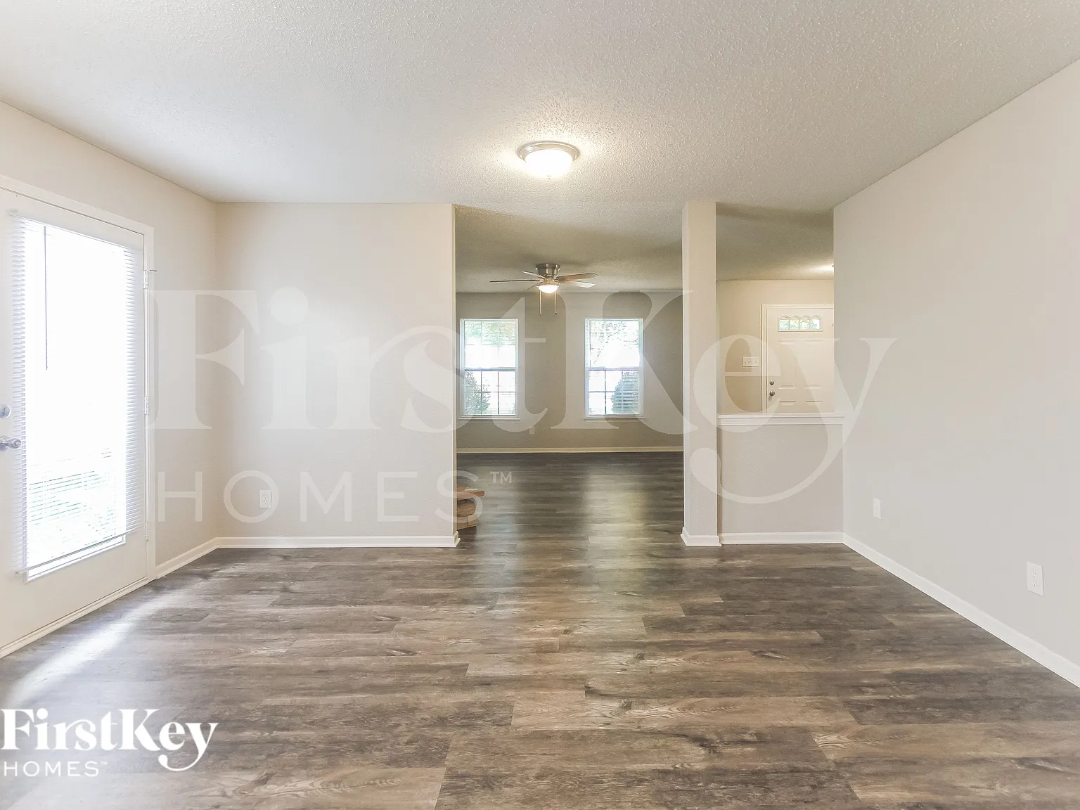 3 bed, 2.0 bath, 1906 sqft, $2,070 — Photo 4