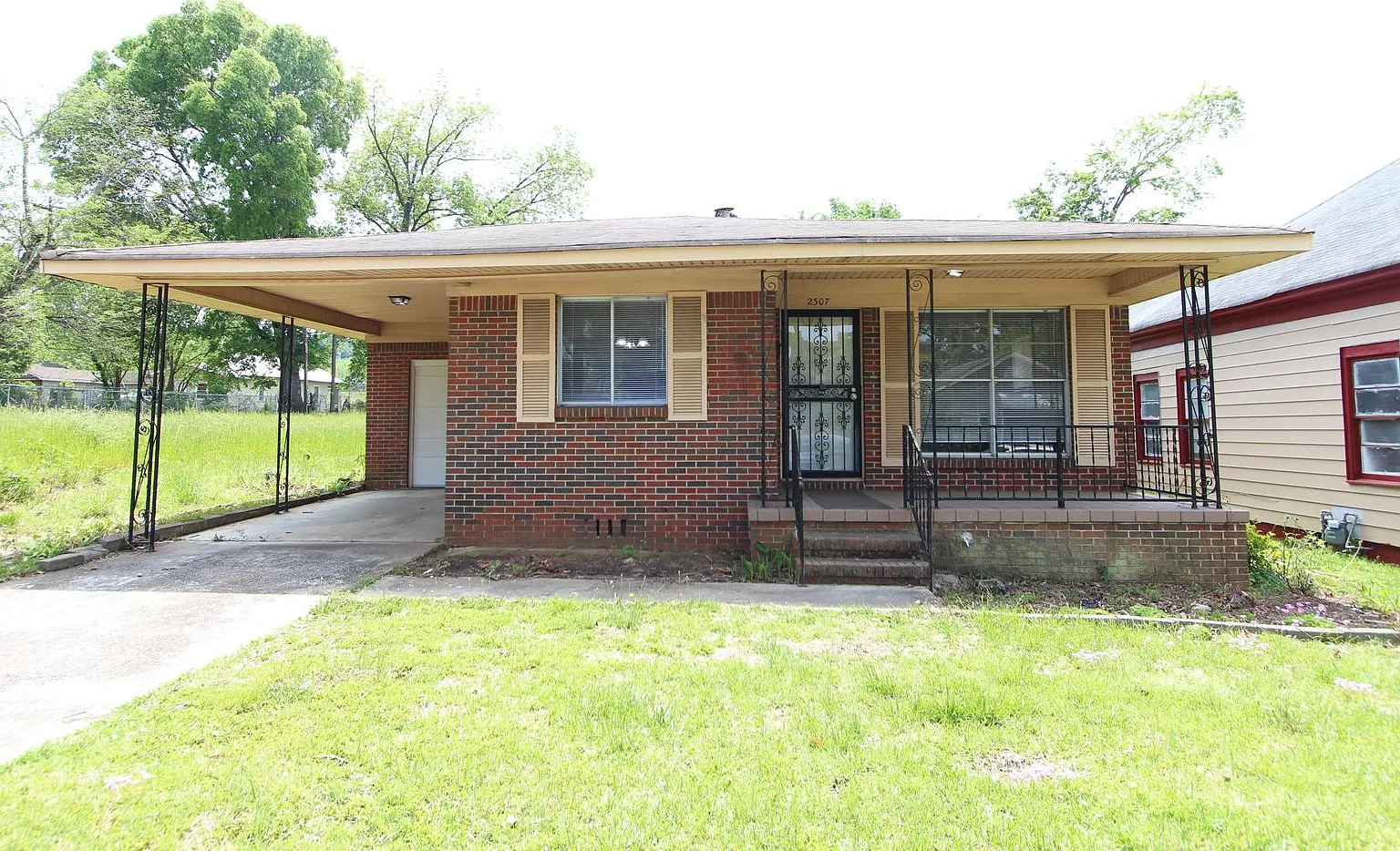 4BR 2BA New On The Market! Cute! Cute! Cute! Better Hurry To See This One!! — Photo 1