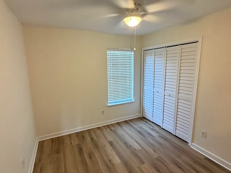 2434 Dundee Dr — Photo 12