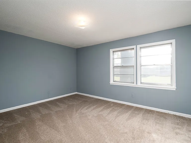 706 S Greer St — Photo 5